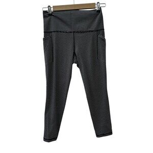 Athleta Salutation Stash Pocket Textured 7/8‎ Tight Capri Leggings Striped Women